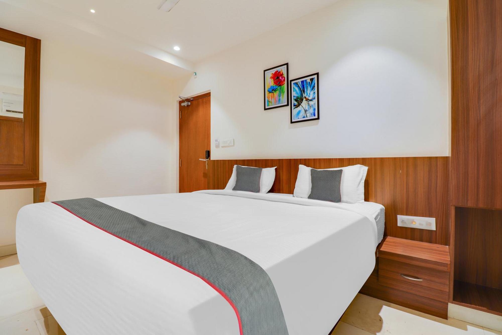 Отель Super Townhouse Rcc Lamps Вишакхапатнам Экстерьер фото